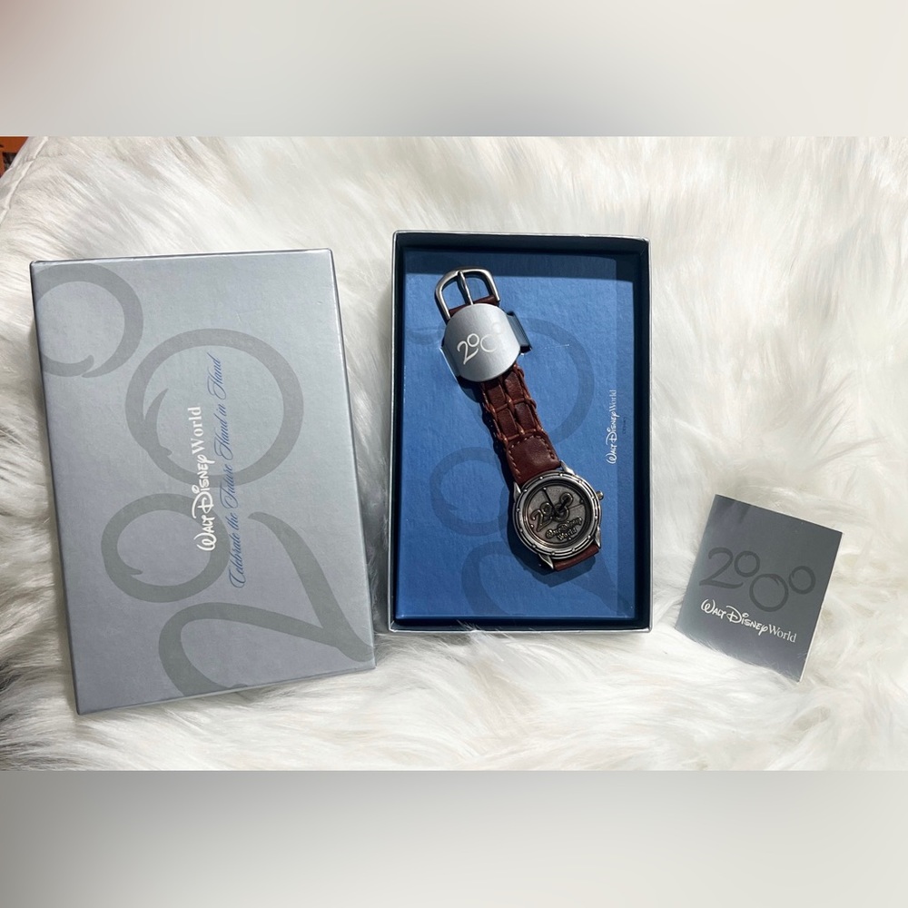 NIB 2000 Vintage Millennium Disney Wrist Watch ~ Genuine Leather Band